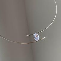Rhinestone Oval Cross Choker Necklace: Simple, Fashionable Design with Unique Temperament and Personality.