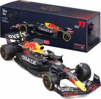 Model automobilio "red Bull Racing Rb18" su Sergio Perezo šalmu, 1:24