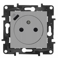 Legrand Niloe Step 863338 sieninis elektros lizdas su Usb-c