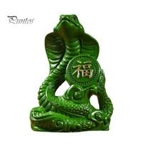 Kinijos zodiako gyvatės statula Maža medinė feng shui gyvūno figūrėlė 2025 m. Mėnulio Naujųjų Metų gyvatės skulptūra Namų biuro dekoras sėkmės sėkmei Turtas 8 cm žalia