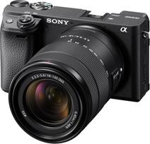 "Sony Alpha 6400" APS-C veidrodinis fotoaparatas su 18-135 mm objektyvu (greitas 0,02 s automatinis fokusavimas su žmonių ir gyvūnų akių aptikimu, 4K filmavimas ir pasukamas ekranas vaizdo įrašams filmuoti)
