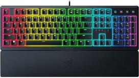 "Razer Ornata V3" - plokščia "Mecha Membrane" klaviatūra "Chroma RGB" (plokšti klavišai, "Mecha Membrane" jungikliai, magnetinė minkšta lietimui jautri riešo atrama) | Juoda