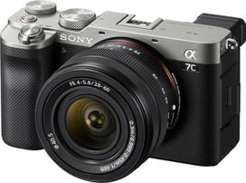 "Sony Alpha 7 C" | Beveidrodis pilno formato skaitmeninis fotoaparatas (24,2 MP, lengvas ir kompaktiškas)