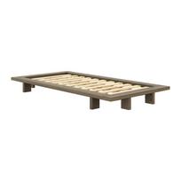 Iš pušies masyvo viengulė lova rudos spalvos su lovos grotelėmis 90x200 cm Japan – Karup Design