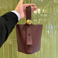 2025 New Bag Women's Pebble Bucket Bucket Bag Imported Leather One Shoulder Crossbody Portable Large Capacity balta