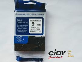 Su Brother suderinama pastiprinta juostelė CiDY TZe S221 9 mm juodas tekstas/balta juostelė