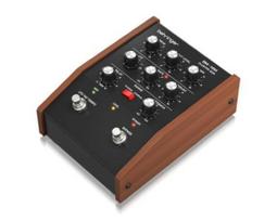 Behringer BM-18M CLUSTER BOX Efekt gitarowy