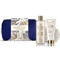 The Luxury Bathing Company Bergamot, Ginger & Lemongrass rinkinys kūnui (prausiklis 250 ml. + kūno kremas 150 ml. + kempinė + kosmetinė) - 1 vnt.