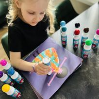 Tookyland išplaunamų taškinių markerių rinkinys su spalvinimo knygele – 12 spalvų (LT146)