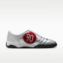 Nike Wmns T90 Metallic Silver/ Black-University Red - Dydis 43 (IM7595-001 Laisvalaikio batai)