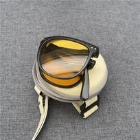 Latest Women's Stylish Foldable Sun Glasses Women's Designer Glasses UV400 Protection Eye Wear Lady Classic Style Sun Glasses Women's Eye Wear As shown in the figu
