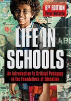 Life in Schools - Minkštas viršelis