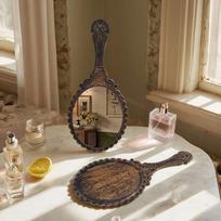 Portable Retro Makeup Mirror for Women - High-End Handheld Design, Ideal for Home or Travel Small 9*19 cm bronza