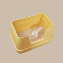 Itin didelė kačių kraiko dėžė su plastikiniu kastuvu, aukšta tvora kačių kraiko dėžė, lengvai valomas ir neaptaškantis kačių tualetas, naminių gyvūnėlių tualetas su kraiko kastuvu geltona