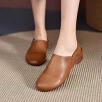 Retro grandma leather shoes women's 2025 autumn new soft-soled casual shoes flat-soled shallow mouth large-size single shoes lazy shoes 35 šviesiai ruda spalva