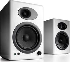 "Audioengine A5+W" maitinami staliniai garsiakalbiai (pora), blizgios baltos spalvos