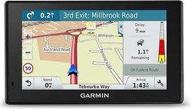 "Garmin DriveSmart 50LMT-D" palydovinė navigacija su Vakarų Europos žemėlapiais ir eismo tvarkaraščiu - 5 coliai, juoda