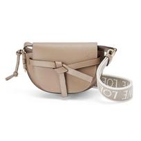 Loewe Gate Dual Nuimamas Reguliuojamas Peties Dirželis Minkštos Odos Balnelio Rankinė Kaspinas Mini Moteriška Peties Rankinė Smėlio A650N46X13-2150 Basic Set (Bag+Dust Bag)