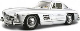 Žaislinis automobilis Bburago Mercedes-Benz 300SL 1954 394212, sidabro sp.