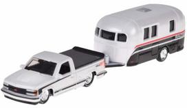 Žaislinis visureigis su priekaba Maisto Design Chevrolet 454 SS, balta sp.