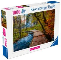 Dėlionė Ravensburger Beautiful Walkways Autumnal Wooden Trail In Croatia, 50 cm x 70 cm, 1000 vnt., įvairių spalvų