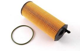 VAG filter element with gasket Originalus 057115561M Audi A4/Avant (2005 - 2012) Audi A4 allroad quattro (2010 - 2016) Audi A4/S4/Avant/qu. (2005 - 2012) Audi A5/S5 Cabriolet (2010 - 2011) Audi A5/S5 Cou.Sport. (2008 - 2011) Audi A6/Avant (2005 - 2011) Audi A6L (2005 - 2012) Audi A6/S6/Avant qu. (2005 - 2011) Audi A8 (2004 - 2017) Audi A8/S8 quattro (