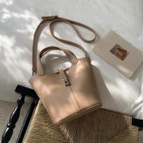 Lunch Box Handbag with Single Shoulder Strap and Side Crossbody Strap, Simple Bucket Bag without pendant chaki