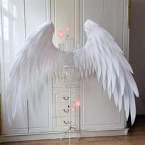 Balti Angelų Sparnai Šokio Rekvizitai – Elegantiškos Gulbės Imitacijos Plunksnos Fotosesijai, Cosplay ir Dekoravimui STANDARD balta