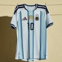 Argentina 2026 Pasaulio taurės marškinėliai Messi 10 Albiceleste 3 žvaigždės Namų Away Juodi Retro Gerbėjų versija Futbolo marškinėliai S