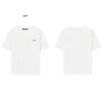 Stray Kids Hyunjin Dėvėtas GUESS Mini Trikampė Kišenė T-shirt Dramblio Kaulo Spalvos Oficialus Mini Triangle Pocket T-Shirt Ivory - FF (Slim Fit)