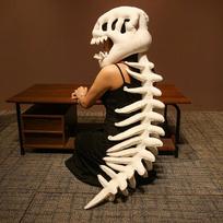 Dinozauro skeleto galvos apdangalo pagalvė, Kalėdų vakarėliams, Idealiai tinka vakarėlio Cosplay kostiumui ir poilsiui ant sofos, Dino pagalvės 80cm juoda
