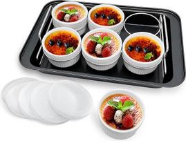 "Ramekin" rinkinys su 6 silikoniniais dangteliais, "Creme Brulee" gaminimo rinkinys, 304 nerūdijančio plieno pakeliamasis stovas ir 25,5 x 37,3 cm kepimo indas, 6 porcelianinių keptuvių rinkinys (baltas)