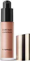 Švytėjimo suteikianti priemonė MAC Skinfinish Lightstruck Liquid, space slippers sp., 15 ml