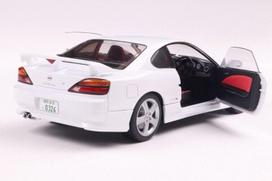 Diecast Modelis Solido S1812201 Nissan Silvia S15 Spec-R Aero Aspen White 1999 1/18