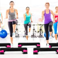 Costway reguliuojamo aukščio aerobinis stepper fitneso treniruoklis su dviem lygiais 10 cm ir 15 cm fitneso treniruoklis juodas