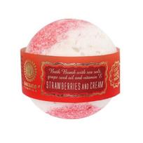 Vonios bombos "Strawberries with Cream" su jūros druska ir vynuogių sėklų aliejumi, Saules Fabrika,145 g
