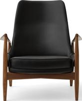 Audo Copenhagen Fotelis The Seal Lounge 92 cm, riešutas, apmuštas juoda oda