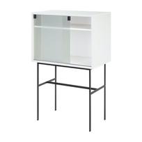 Pilkai smėlinės spalvos vitrina su stumdomomis durimis 70x109x40 cm Lekko – noo.ma