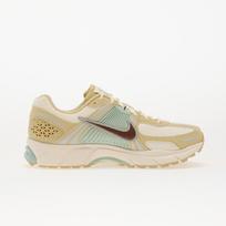 Nike Zoom Vomero 5 Se Team Gold/ Fauna Brown-Pale Ivory-Seafoam-Mtlc Platinum-Mtlc Platinum - Dydis 46 (IB2987-700 Laisvalaikio batai)