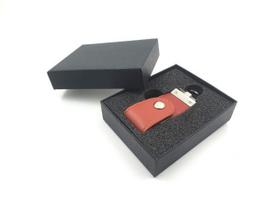 16GB USB atmintinė dovanų dėžutėje, metalas ir oda, verslo dovana