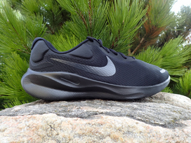 Nike Revolution 7