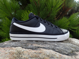 Nike Court Legacy