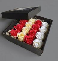 Muilo rožės dėžutėje Romantic – 16 vnt, dovana moteriai
