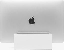 "Raico" vertikalus nešiojamojo kompiuterio stovas, aukštos kokybės riešutmedžio medienos "MacBook" prijungimo stotelė (matinės baltos spalvos, vienas lizdas | reguliuojamas)