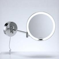 "Vittoria LED Cosmetic Mirror" - 7 kartų didinantis veidrodis su jutikliu ir reguliatoriumi - apvalus makiažo veidrodis su automatiniu LED apšvietimu, ištraukiama šarnyrine ranka ir baltu kabeliu, tvirtinamas prie sienos