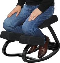 Ergonomiška klūpanti kėdė iš medžio masyvo su supimo funkcija, paminkštinta sėdyne ir kelių pagalvėle biurui, namų biurui ir mokymuisi, iki 100 kg