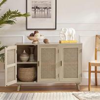 ULALA HOME akcentinė spintelė su 3 natūralaus rotango durelėmis ir medinėmis kojelėmis, 2 pakopų lentyna, šoninė spintelė, bufetinė spintelė, "Boho" spintelė, konsolinis staliukas svetainei, įėjimui, valgomajam, prieškambariui, "Acorn