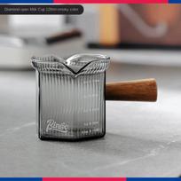 Stiklinis espresso puodelis su medine rankena, Keturkampis atviras pieno puodelis 120 ml dūmų spalvos