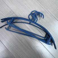 Plastikinės pakabos su juostelėmis,  Mėlyna