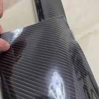 Anglies pluošto vinilinė plėvelė, didelio blizgumo 6D konsolės odelė, automobilio ir motociklo priedai, atspari vandeniui, atspari dėvėjimuisi, automobilio lipdukai 20CMX152CM